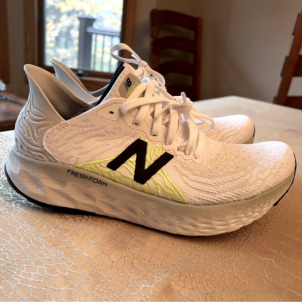 New Balance Women’s 1080V10 Fresh Foam Running Shoes White Black Lime Sz US 8 B